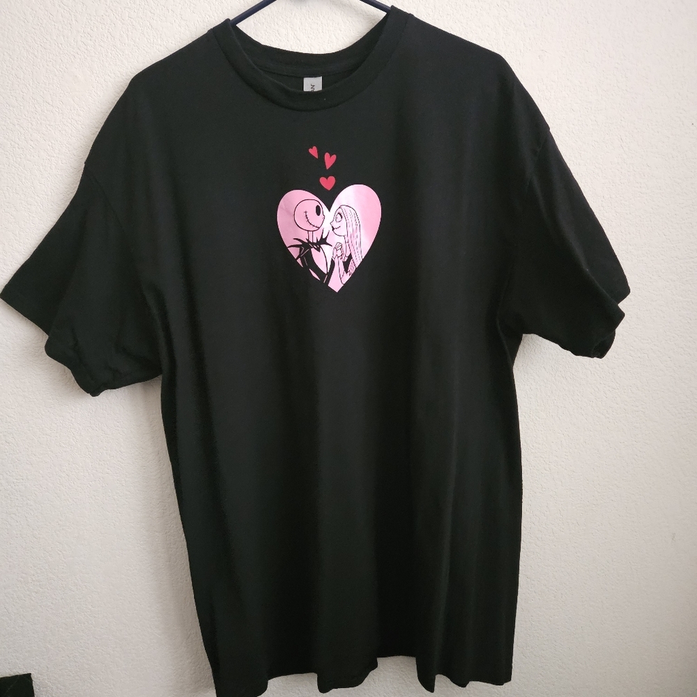 Nbc jack skellington and sally heart t-shirt.